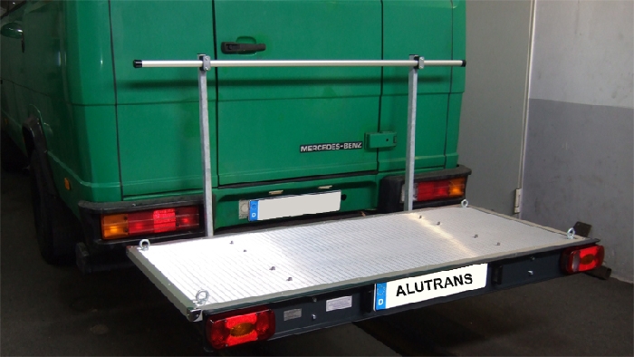 ALUTRANS Premium Plattformträger XL spez. für Mercedes Vario Bj. 1986-1996, m. AHK